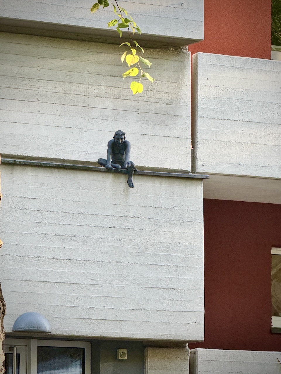 Figur an der Dürener Straße in Lindenthal